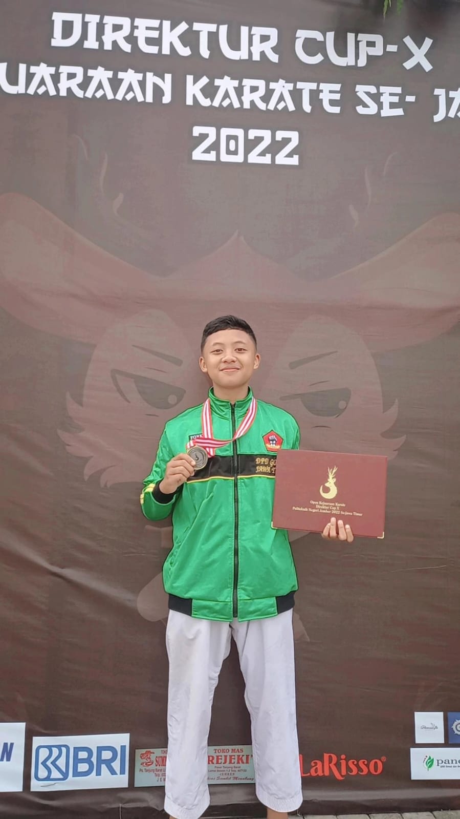 Alhamdulillah peserta didik SMA Baitul Arqom kembali menorehkan prestasi di Cabang Olahraga Kejuaraan Karate Direktur Cup X, atas nama Mahadma Rengga Marvelos, yang meraih Juara 2 kata perorangan se-Jawa Timur yg diselenggarakan  di Politeknik Negeri Jember pada hari Sabtu,06 Agustus 2022